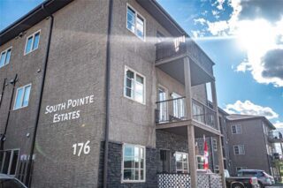 1 58 Rue des Pignons Street